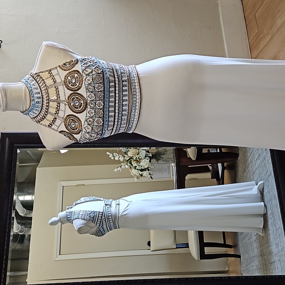 Size 6 white Sherri Hill gown with blue and bronze color tone beadwork - Picture 3 of 15